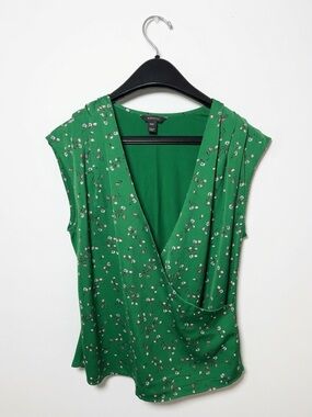 RW&CO. Women’s Emerald Green Floral Wrap Blouse Size XS